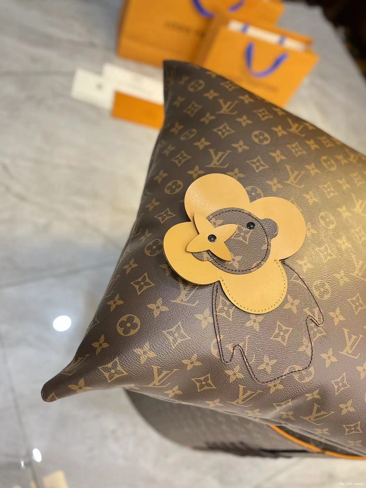 PILLOW LV VIVIENNE CUSTOM 0817
